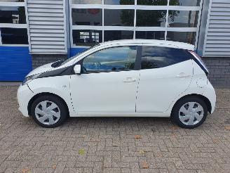 Toyota Yaris 1.0 VVT-i x picture 2