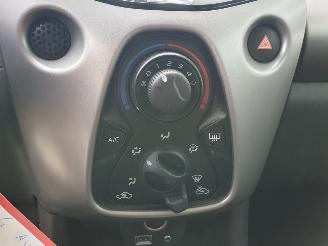 Toyota Yaris 1.0 VVT-i x picture 19