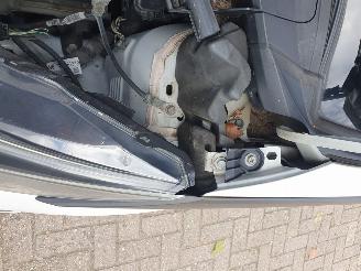 Toyota Yaris 1.0 VVT-i x picture 10