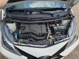 Toyota Yaris 1.0 VVT-i x picture 9
