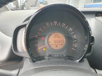 Toyota Yaris 1.0 VVT-i x picture 17