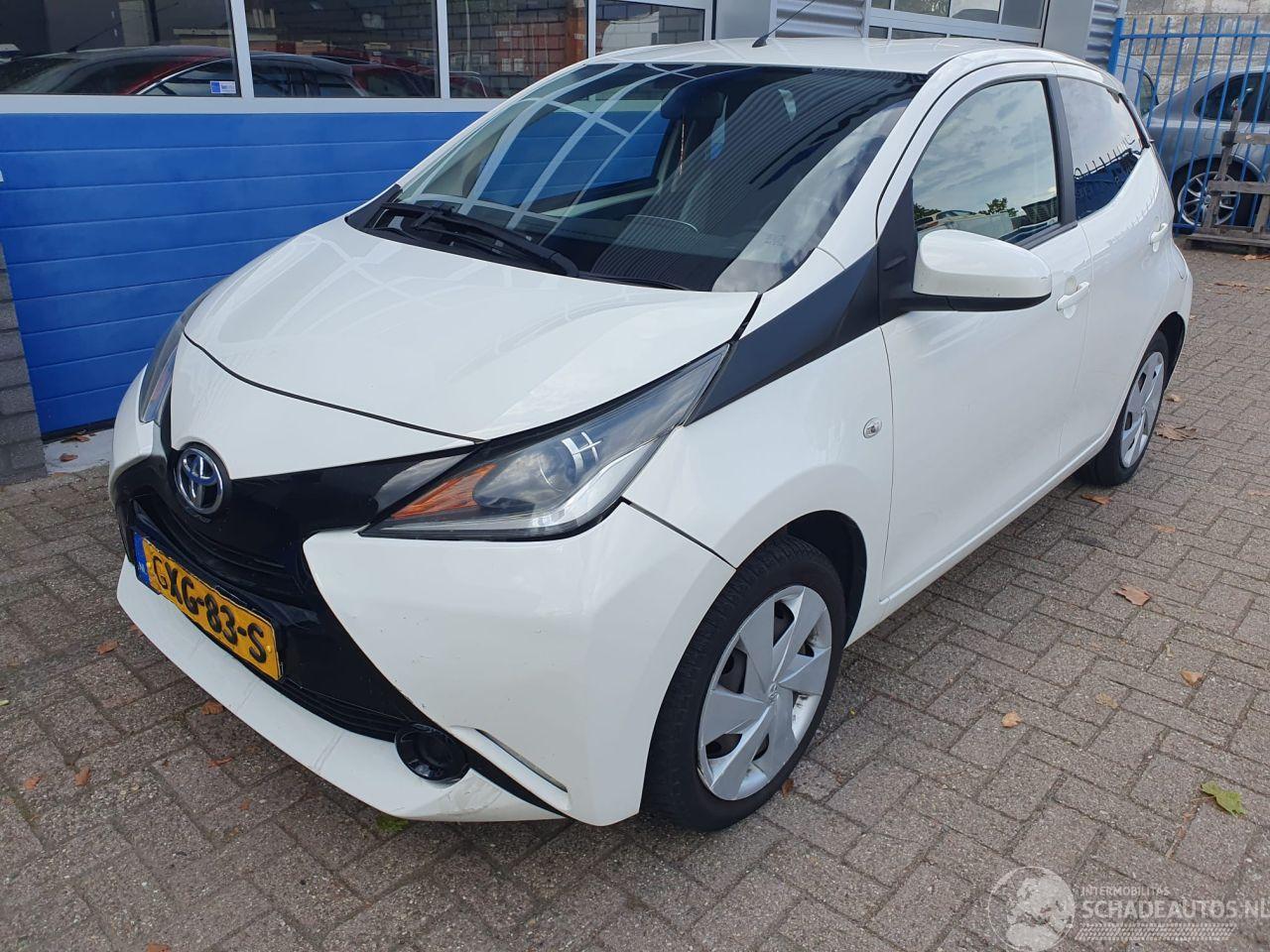 Toyota Yaris 1.0 VVT-i x