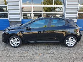 Renault Clio E-TECH FULL HYBRID 1.6 145 evolution picture 2