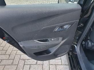 Peugeot 208 1.2 PureTech Active Pack picture 26