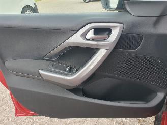 Peugeot 2008 1.2 PureTech Blue Lion picture 12