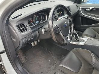 Volvo V-60 2.4 D5 Twin Engine R-Design Automaat Hybrid picture 14