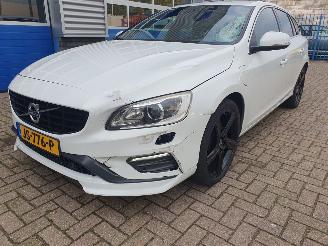 Voiture accidenté Volvo V-60 2.4 D5 Twin Engine R-Design Automaat Hybrid 2016/6