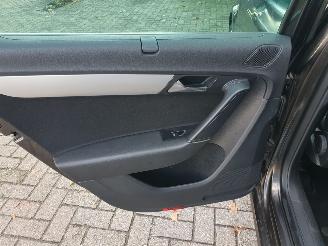 Volkswagen Passat 1.6 TDI BlueMotion Executive Edition picture 25