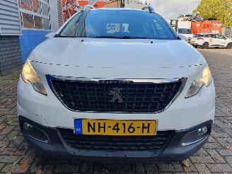 Peugeot 2008 1.2 PureTech Blue Lion picture 8