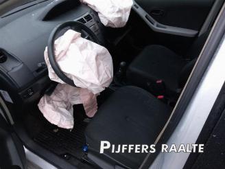 Toyota Yaris Yaris II (P9), Hatchback, 2005 / 2014 1.33 16V Dual VVT-I picture 6