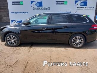 Salvage car Peugeot 308 308 SW (L4/L9/LC/LJ/LR), Combi 5-drs, 2014 / 2021 1.2 12V e-THP PureTech 130 2015/6