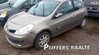 Dezmembrări autoturisme Renault Clio Clio III (BR/CR), Hatchback, 2005 / 2014 1.6 16V 2008/8