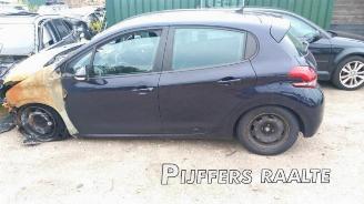 Coche siniestrado Peugeot 208 208 I (CA/CC/CK/CL), Hatchback, 2012 / 2019 1.2 Vti 12V PureTech 82 2017/6