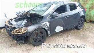 skadebil auto Volvo V-40 V40 (MV), Hatchback 5-drs, 2012 / 2019 2.0 D3 16V 2016/8