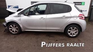 Coche siniestrado Peugeot 208 208 I (CA/CC/CK/CL), Hatchback, 2012 / 2019 1.2 Vti 12V PureTech 82 2015/1