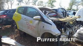 Peugeot 108 108, Hatchback, 2014 1.0 12V VVT-i picture 3