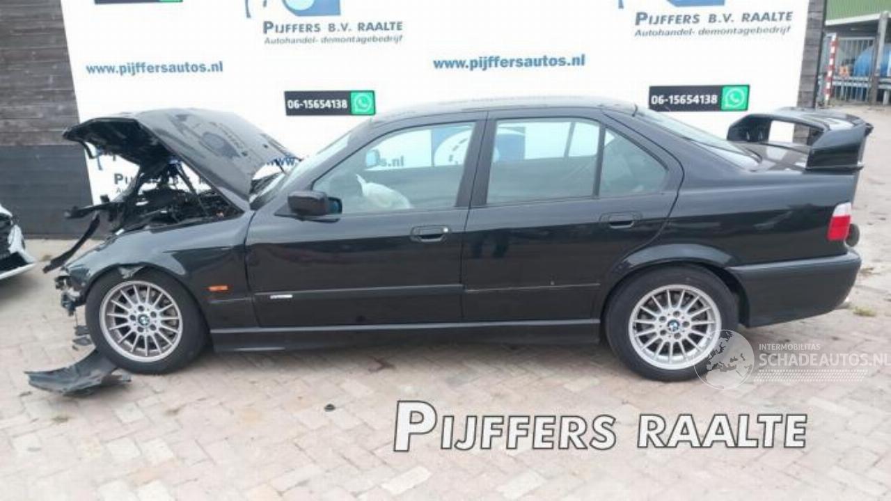 BMW 3-serie 3 serie (E36/4), Sedan, 1990 / 1998 320i 24V