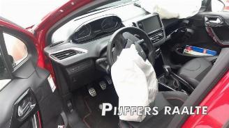 Peugeot 2008 2008 (CU), MPV, 2013 / 2019 1.2 12V e-THP PureTech 110 picture 17