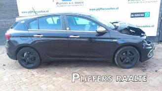 Salvage car Fiat Tipo Tipo (356H/357H), Hatchback, 2016 1.4 16V 2019/3