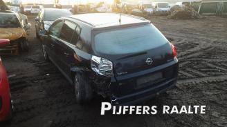 Opel Signum Signum (F48), Hatchback 5-drs, 2003 / 2008 2.2 direct 16V picture 4