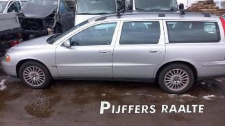 Vrakbiler auto Volvo V-70 V70 (SW), Combi, 1999 / 2008 2.4 20V 140 2005/11