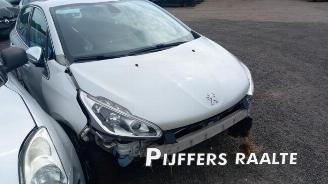 Coche siniestrado Peugeot 208 208 I (CA/CC/CK/CL), Hatchback, 2012 / 2019 1.2 Vti 12V PureTech 82 2017/9