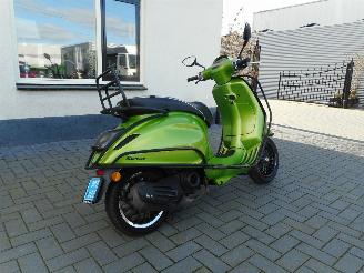 Vespa  Snorscooter Sprint 4T picture 2