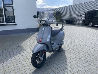 damaged scooters Vespa  Sprint 4t snor 25km 2018/1