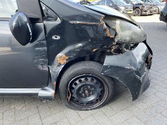 Toyota Aygo 1.0-12V + 5.drs airco N.A.P NL AUTO picture 10