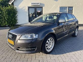 Unfallwagen Audi A3 Sportback 1.6 TDI Attraction Advance NL AUTO N.A.P 2013/1