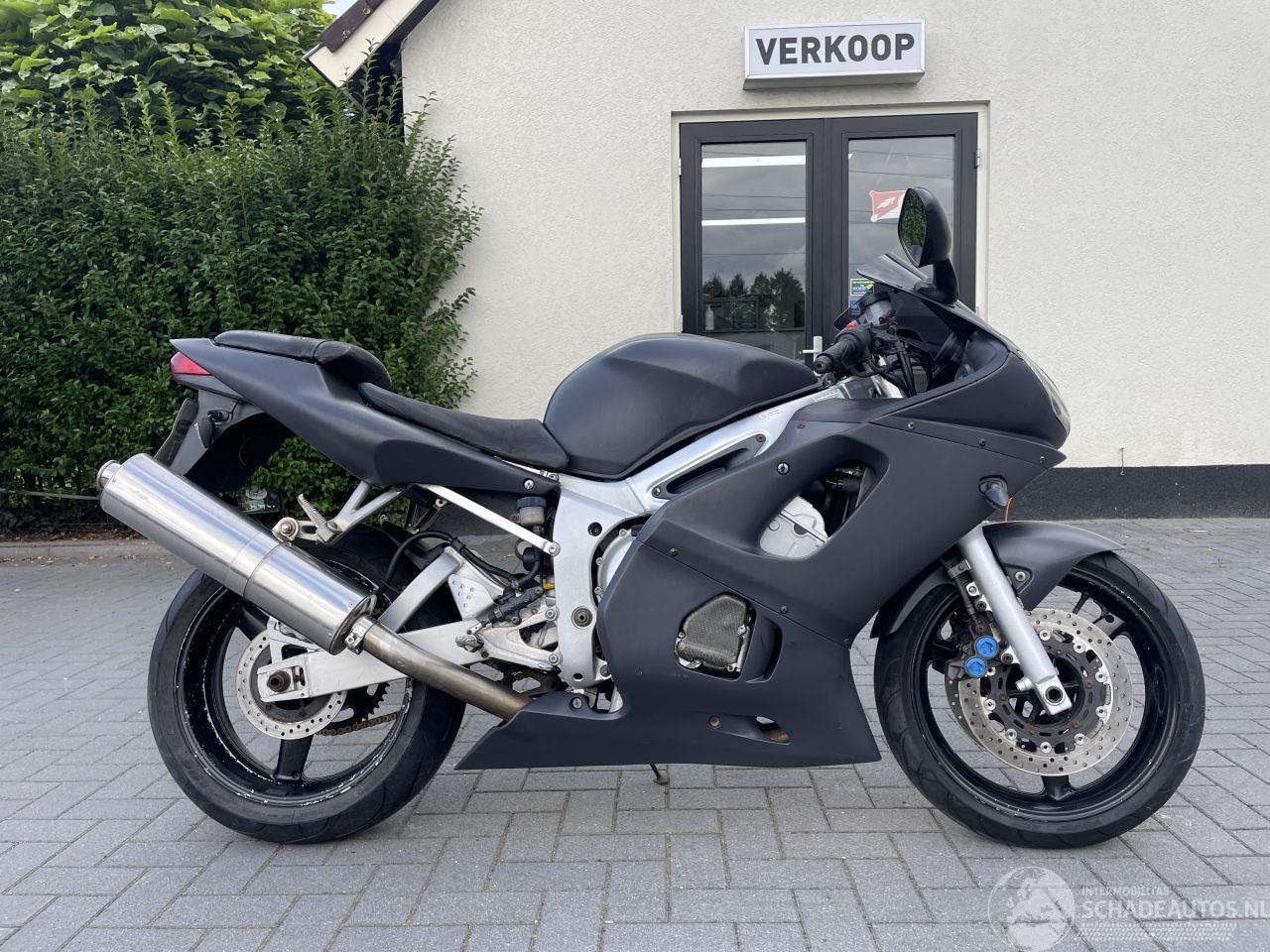 Yamaha YZF - R6 