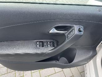 Volkswagen Polo 1.2 TDI BlueMotion Comfort Edition NL AUTO N.A.P picture 15