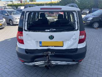 Skoda Yeti 1.2 TSI Ambition N.A.P NL AUTO picture 3