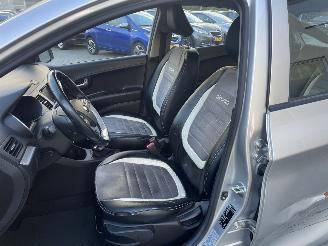 Kia Picanto 1.0 CVVT DynamicLine N.A.P NL AUTO picture 10