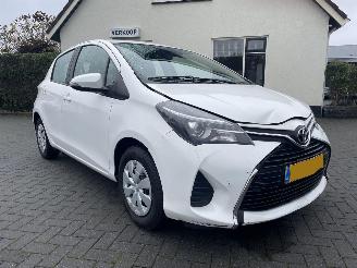 Schadeauto Toyota Yaris 1.0 VVT-i Aspiration N.A.P NL AUTO PRACHTIG!!! 2016/6