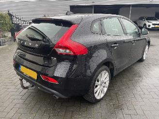 Volvo V-40 1.6 T3 Kinetic N.A.P NL AUTO PRACHTIG!!! picture 2