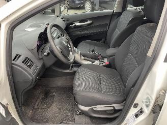 Toyota Auris 1.8 Full Hybrid Aspiration N.A.P NL AUTO PRACHTIG!! picture 8