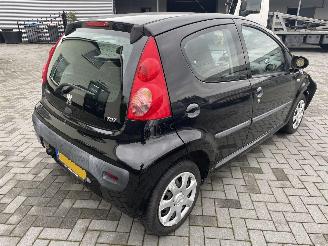 Peugeot 107 1.0-12V XS N.A.P NL AUTO 5.DRS AIRCO picture 5