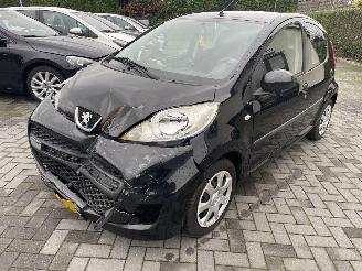 Peugeot 107 1.0-12V XS N.A.P NL AUTO 5.DRS AIRCO picture 3