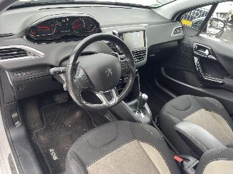 Peugeot 208 1.2 e-VTi Oxygo AUTOMAAT N.A.P PRACHTIG!!! picture 6