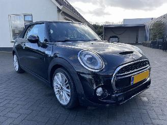 Schadeauto Mini Cooper S Cabrio 2.0 Cooper S Chili automaat 192PK 2018/7