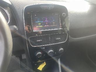 Renault Clio Estate 0.9 TCe Limited N.A.P NL AUTO PRACHTIG!!! picture 24