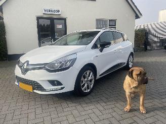 Vaurioauto  passenger cars Renault Clio Estate 0.9 TCe Limited N.A.P NL AUTO PRACHTIG!!! 2018/7