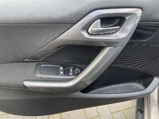 Peugeot 2008 1.2 PureTech Active AUTOMAAT N.A.P PRACHTIG!!! NL AUTO picture 15