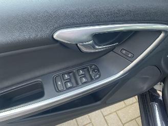 Volvo V-60 2.0 D4 Momentum picture 15