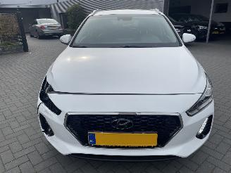 Hyundai I-30 Wagon 1.0 T-GDI Premium N.A.P NL AUTO PRACHTIG!!! picture 2