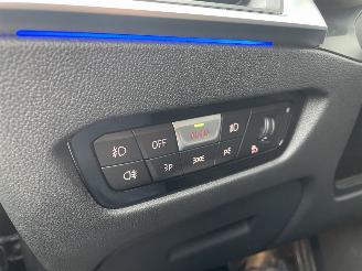 BMW 3-serie 318i Executive Edition M-PAKKET N.A.P NL AUTO PRACHTIG!!! picture 17