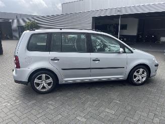 Volkswagen Touran 1.9 TDI Trendline BlueMotion 7 persoons N.A.P NL AUTO picture 2