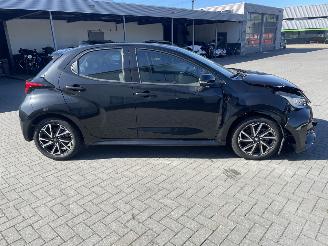 Toyota Yaris 1.5 Hybrid Dynamic N.A.P NL AUTO PRACHTIG!!! picture 5