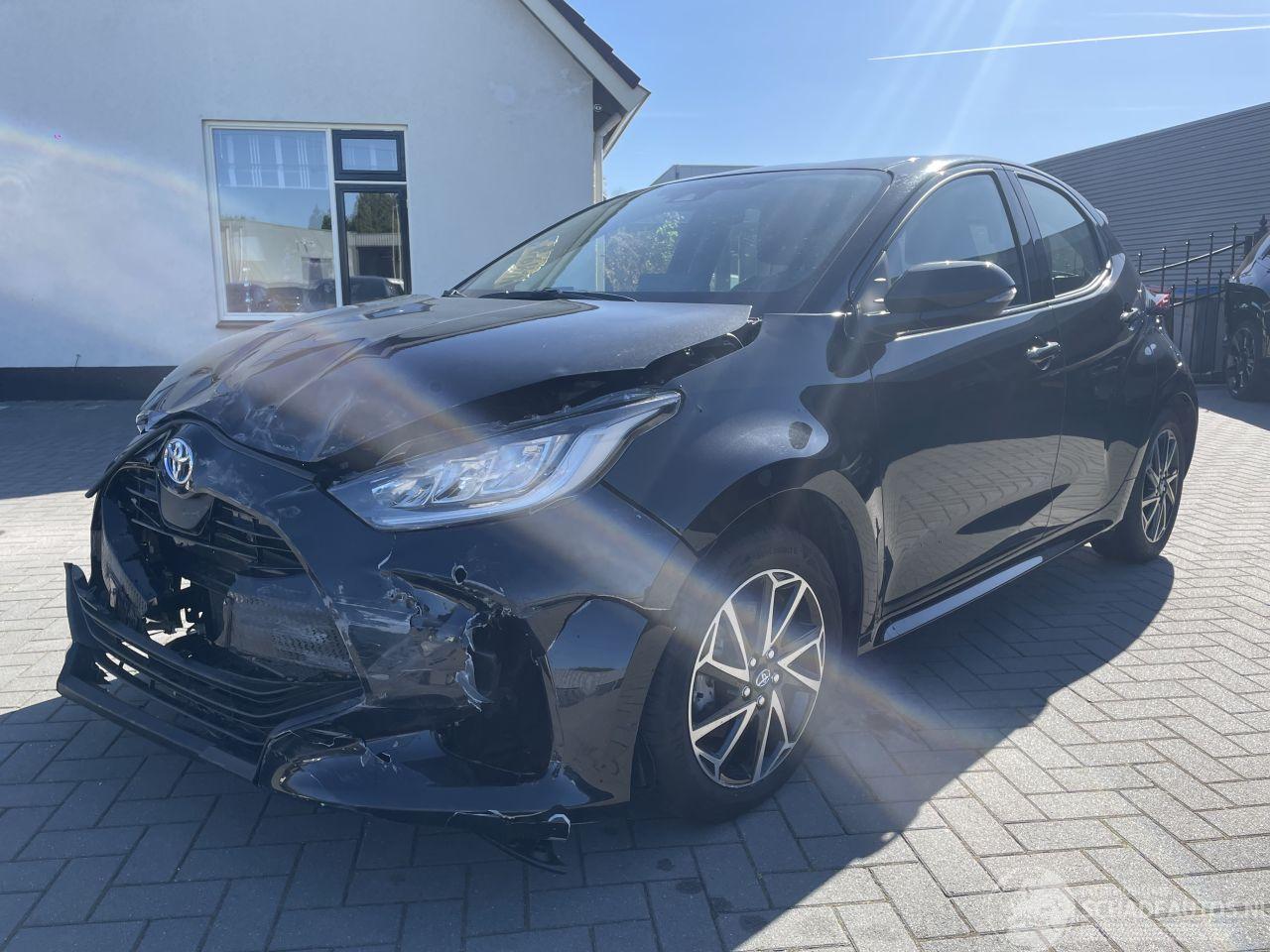 Toyota Yaris 1.5 Hybrid Dynamic N.A.P NL AUTO PRACHTIG!!!